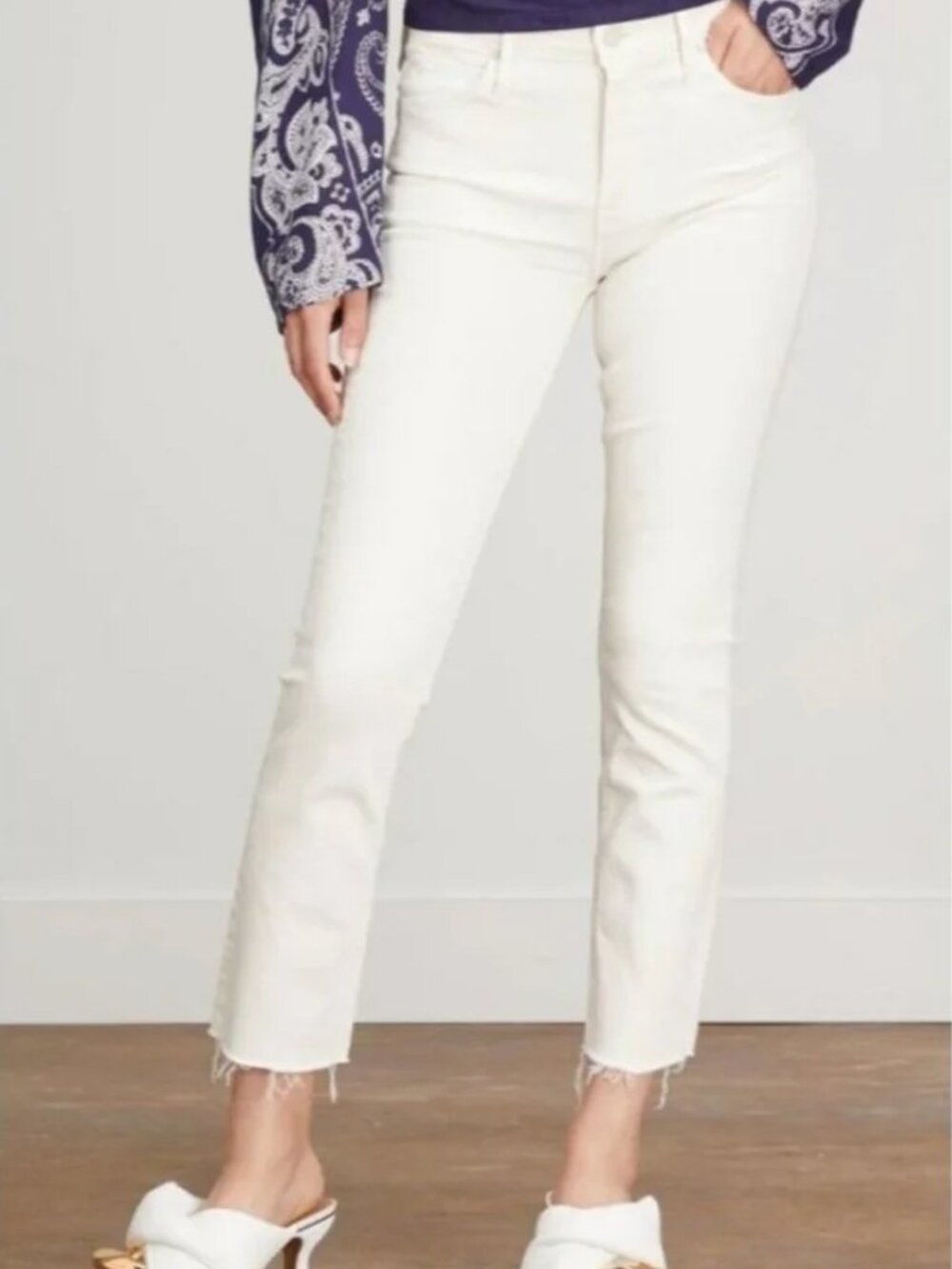 Mother The Mid Rise Dazzler Crop Frayed Hem Jeans in Cream Puffs Size 31 USA - Picture 3 of 14
